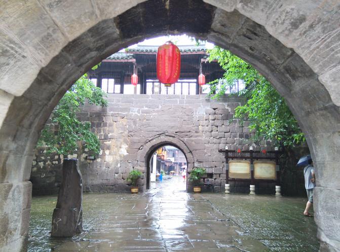 南方小土豆“攻陷”哈尔滨服装城,靴子帽子耳罩最抢手